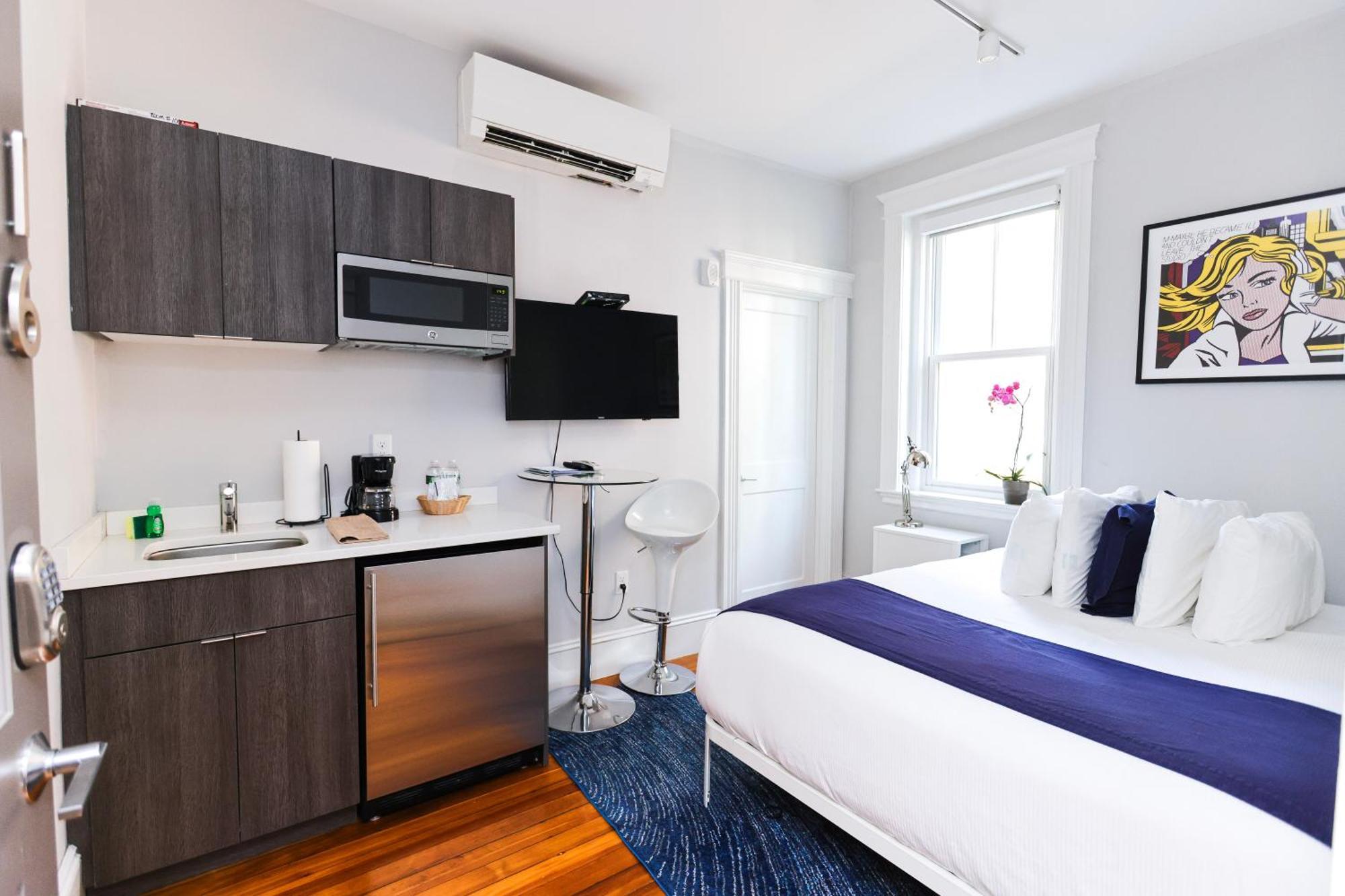 A Stylish Stay W/ A Queen Bed, Heated Floors.. #26 Brookline Dış mekan fotoğraf
